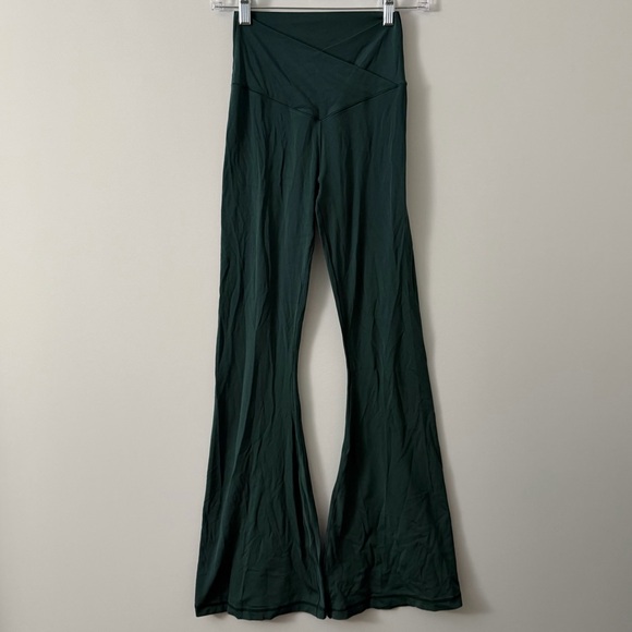 aerie Pants - Offline by Aerie Size Medium Real Me Leggings Flare Hi-Rise Crossover Green Used